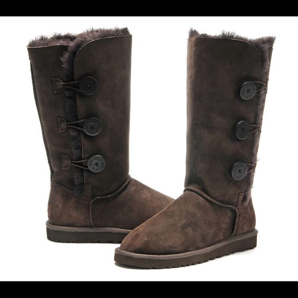 ugg bailey button triplet chocolate